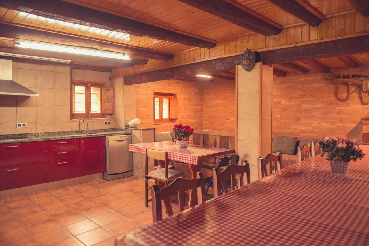 Complex Rural Can Caubet Berga Exterior photo